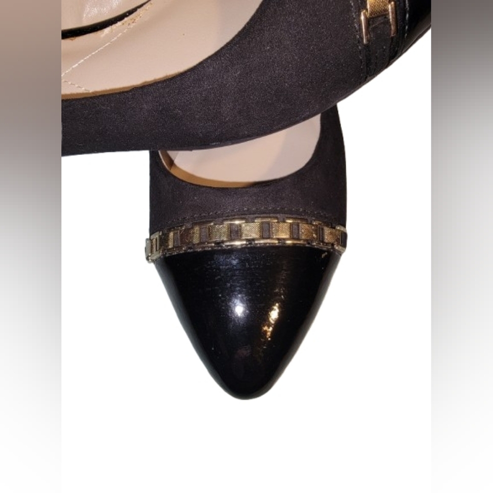 Laura Ashley Black Flats w/ Gold Detail Size 7 - Picture 5 of 7